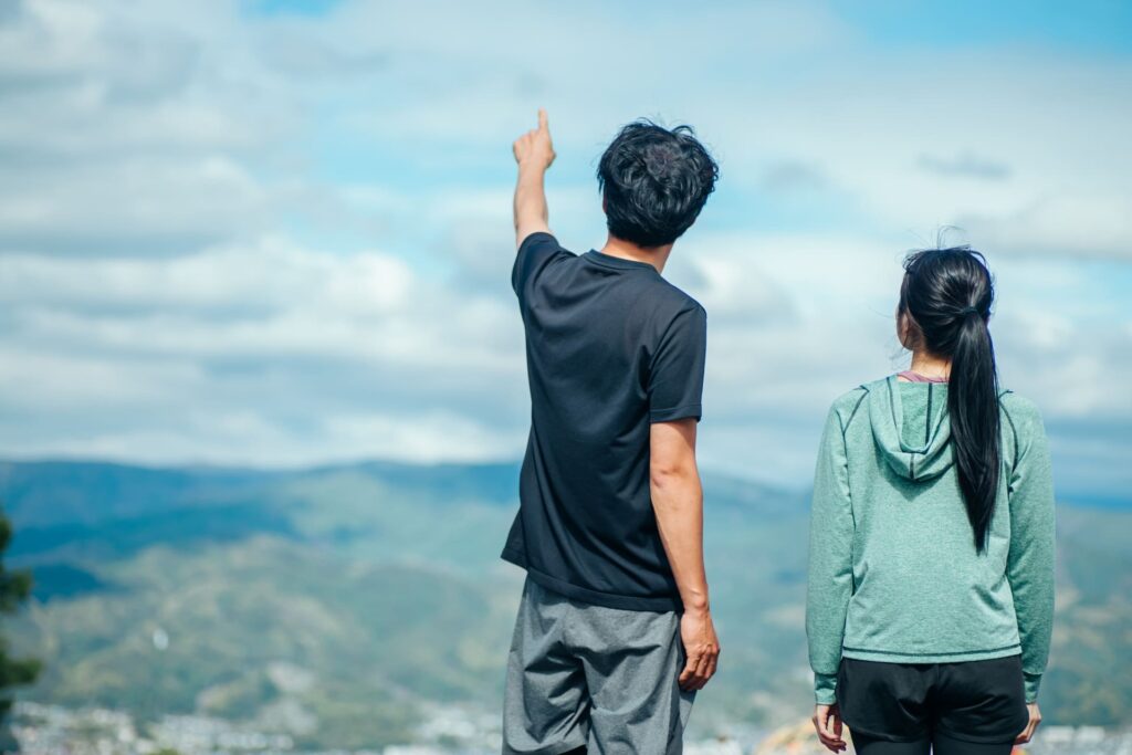 ハイエースに乗ってる男と女性の関係